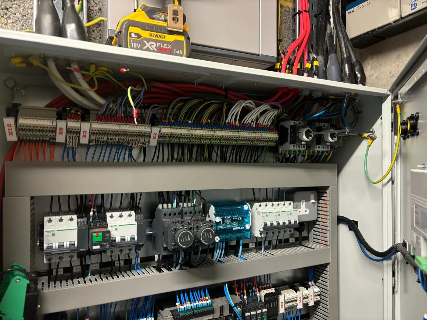 Smoke-vent control panel replacement in an apartment car park (4)