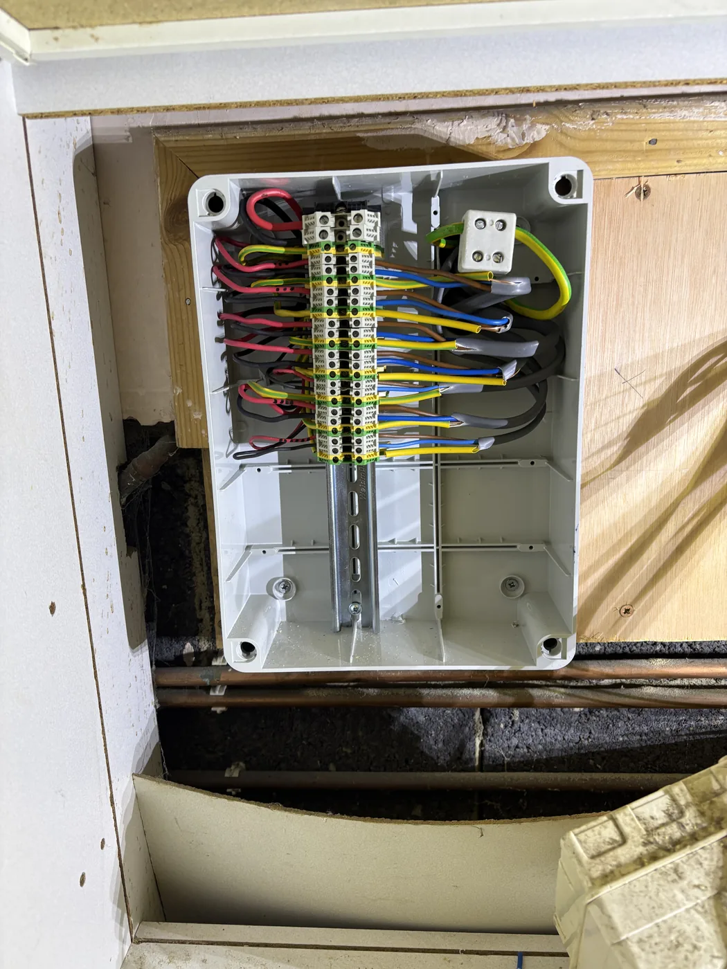 Fuseboard Installation - photo 2