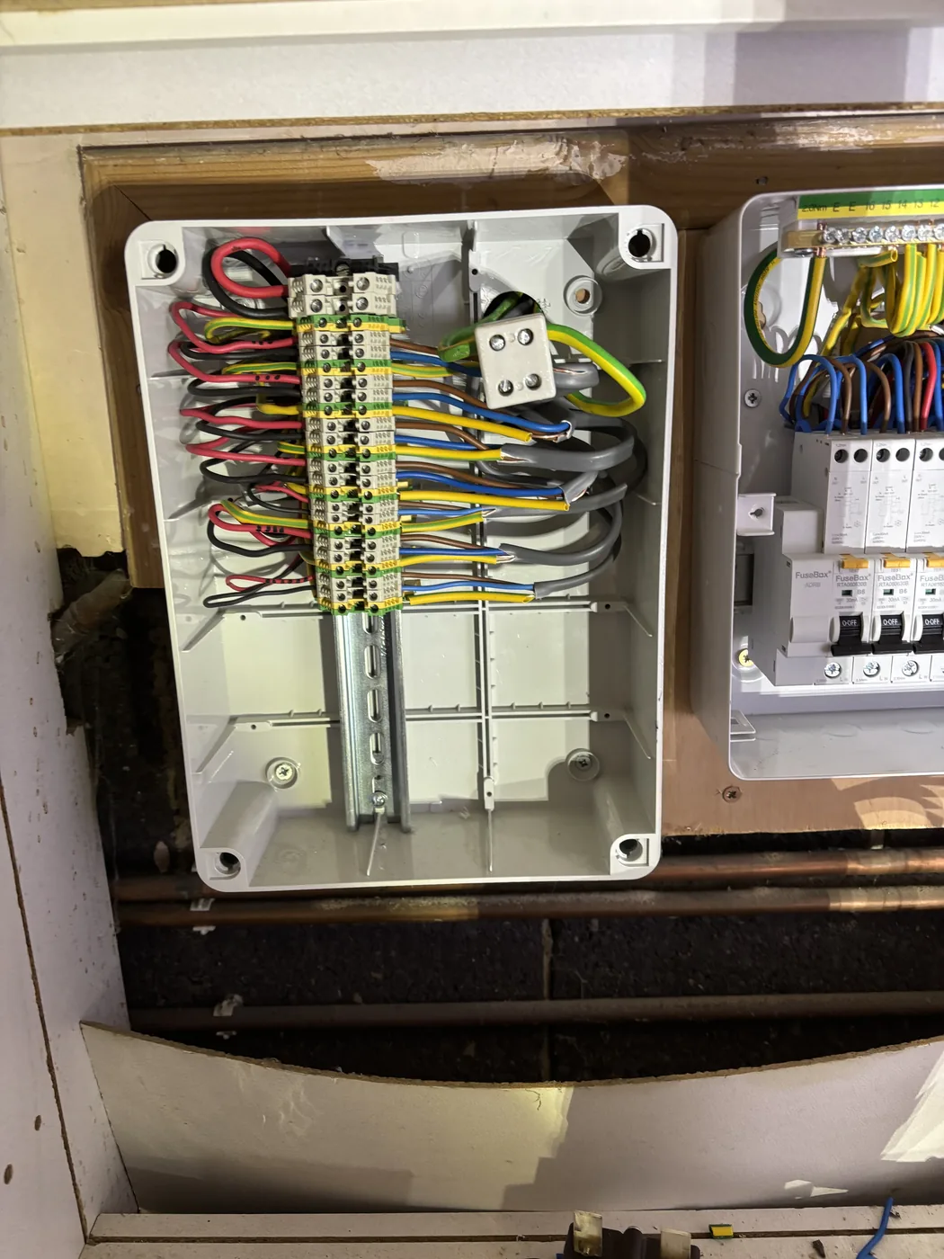 Fuseboard Installation - photo 4