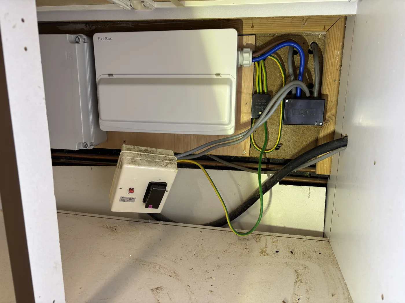 Fuseboard Installation - photo 6